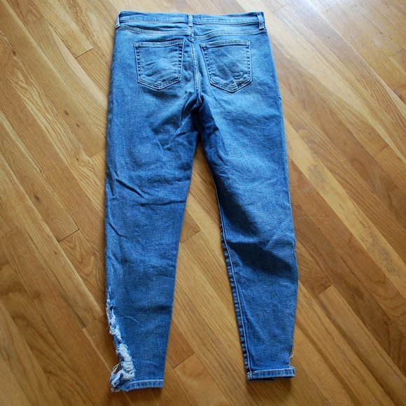 We The Free People About a Girl Distressed Blue Jeans Skinny Chewed Hems - Picture 4 of 4